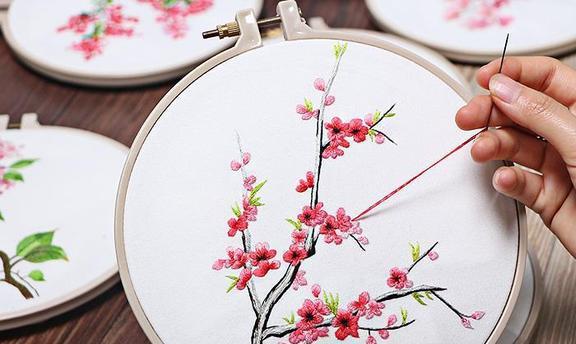 世界十大服装品牌标识_服装品牌大全_服装品牌排行榜