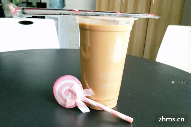 奶茶店品牌排行榜-炎炎夏日，惬意的事情应该就是手捧冰凉的奶茶细细啜饮