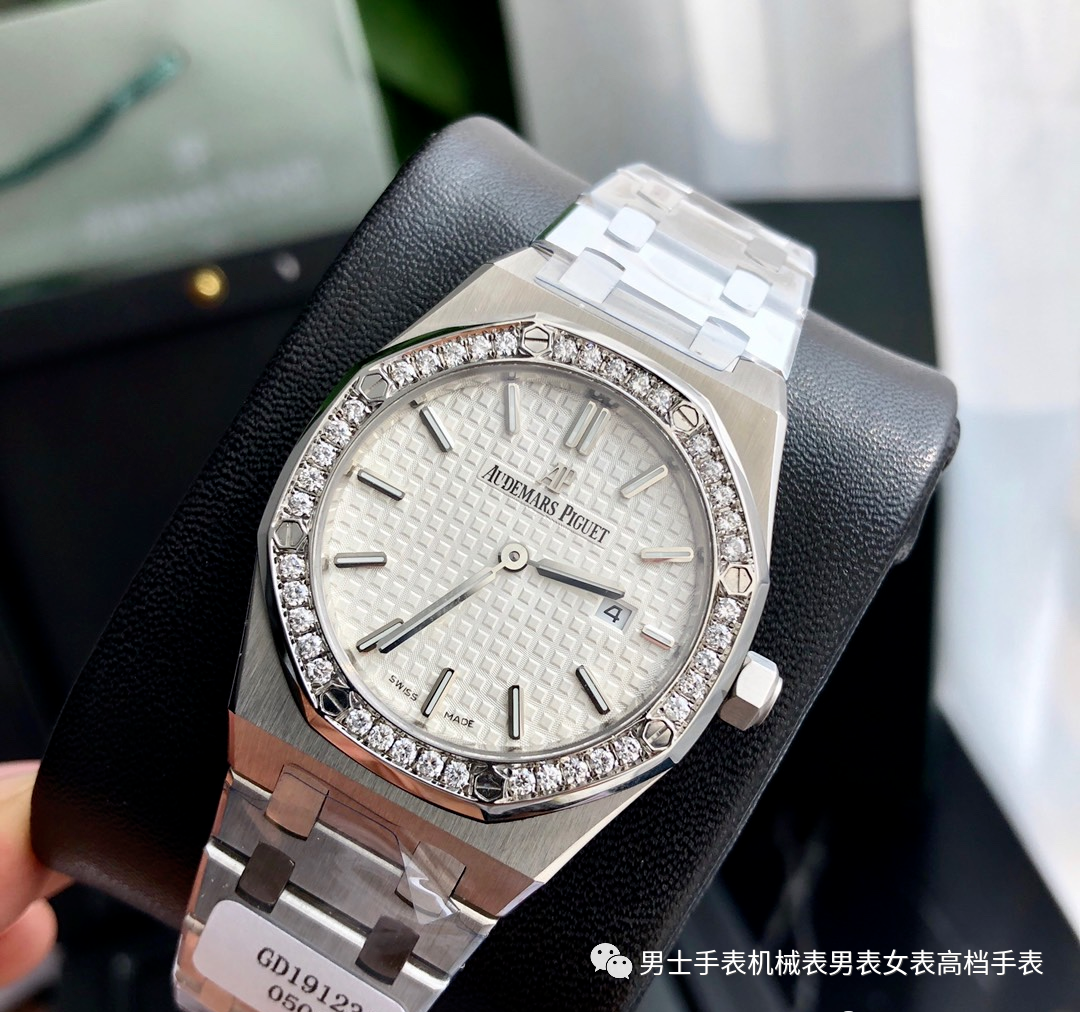 手表品牌排行榜-
古驰顿江诗丹顿手表品牌市场定位(组图)
