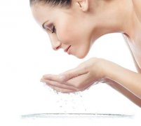 化妆品排行榜欧诗漫洗面奶(欧诗漫洗面奶的成分)