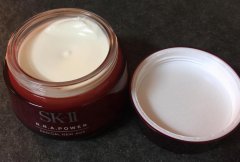 日本保湿化妆品排行榜(日本化妆品保湿哪个牌子的好)