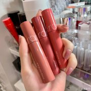 显白化妆品推荐排行榜(美白护肤品排行榜)