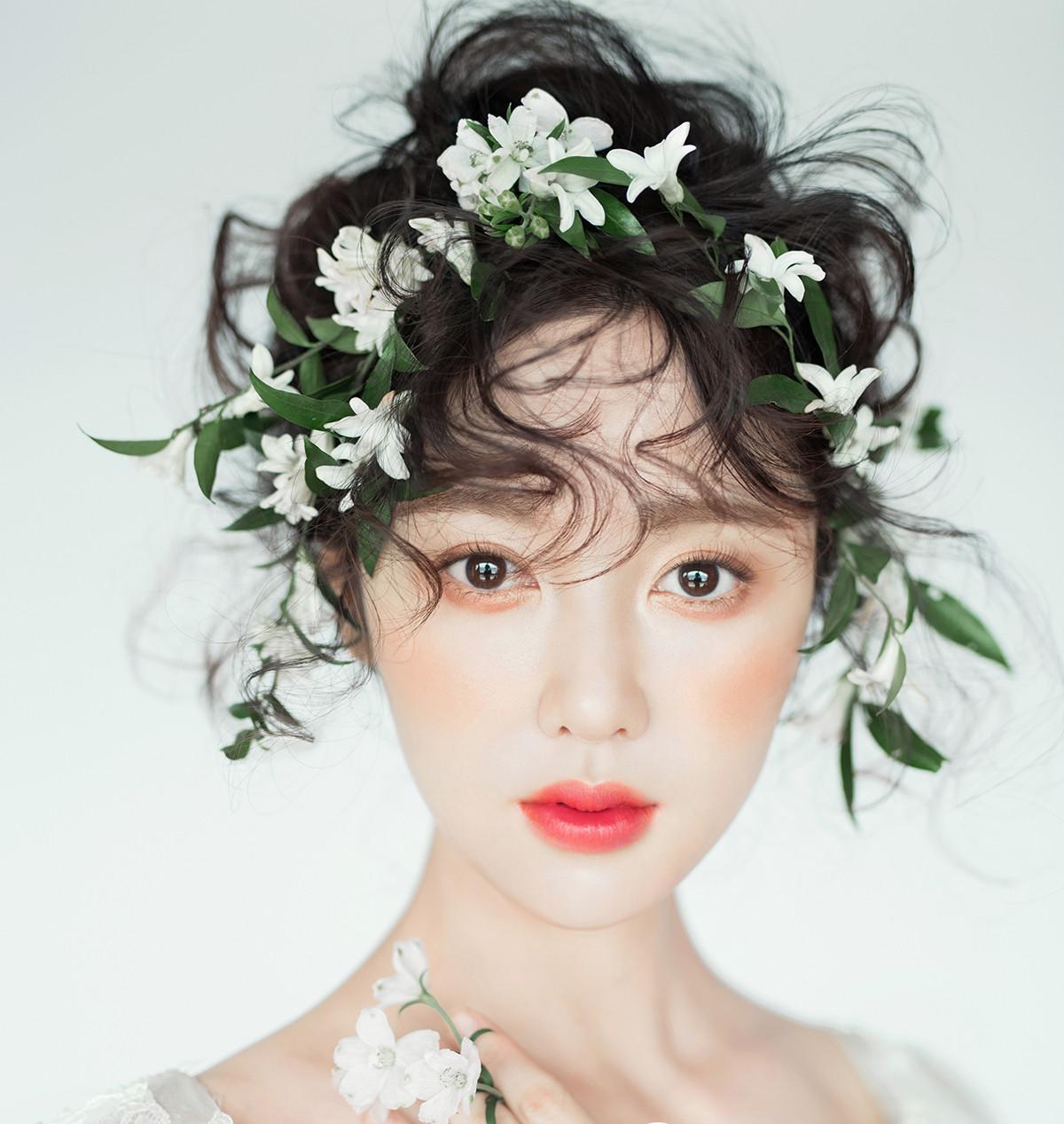 新娘造型|如何做一个仙气儿的新娘?小清新花朵装扮完胜!
