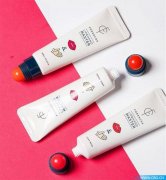 二合一化妆品排行榜第一名(三合一化妆品怎么样)