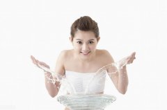 推荐中年女化妆品牌排行榜(中年女性化妆品排行榜前十名)