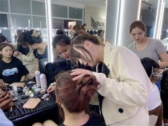 摄影化妆培训学校排行榜(化妆摄影学校培训学校)