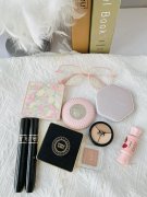 可爱女生化妆品排行榜图片(好看的化妆品图片)