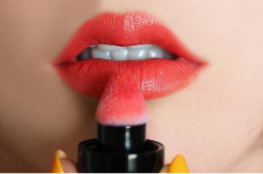 不掉色的化妆品排行榜(廉价的化妆品排名)