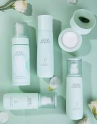 美白自然堂化妆品排行榜(自然堂化妆品里面哪款是美白的)