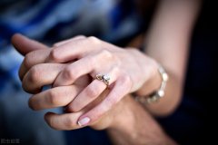 婚戒品牌排行榜黄金(有名的婚戒品牌)