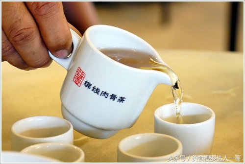 马来西亚的肉骨茶，飘香四溢，美味无比