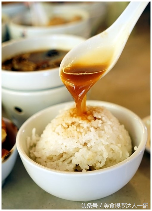 马来西亚的肉骨茶，飘香四溢，美味无比