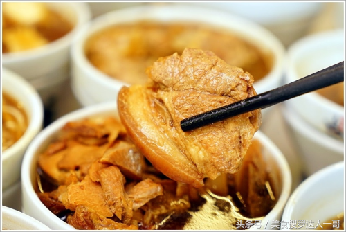 马来西亚的肉骨茶，飘香四溢，美味无比