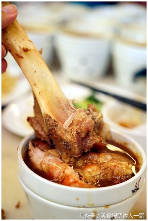 马来西亚的肉骨茶，飘香四溢，美味无比