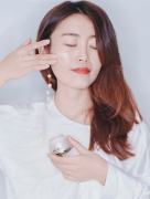 干皮必买的化妆品牌排行榜(哪个牌子的化妆品适合干皮)
